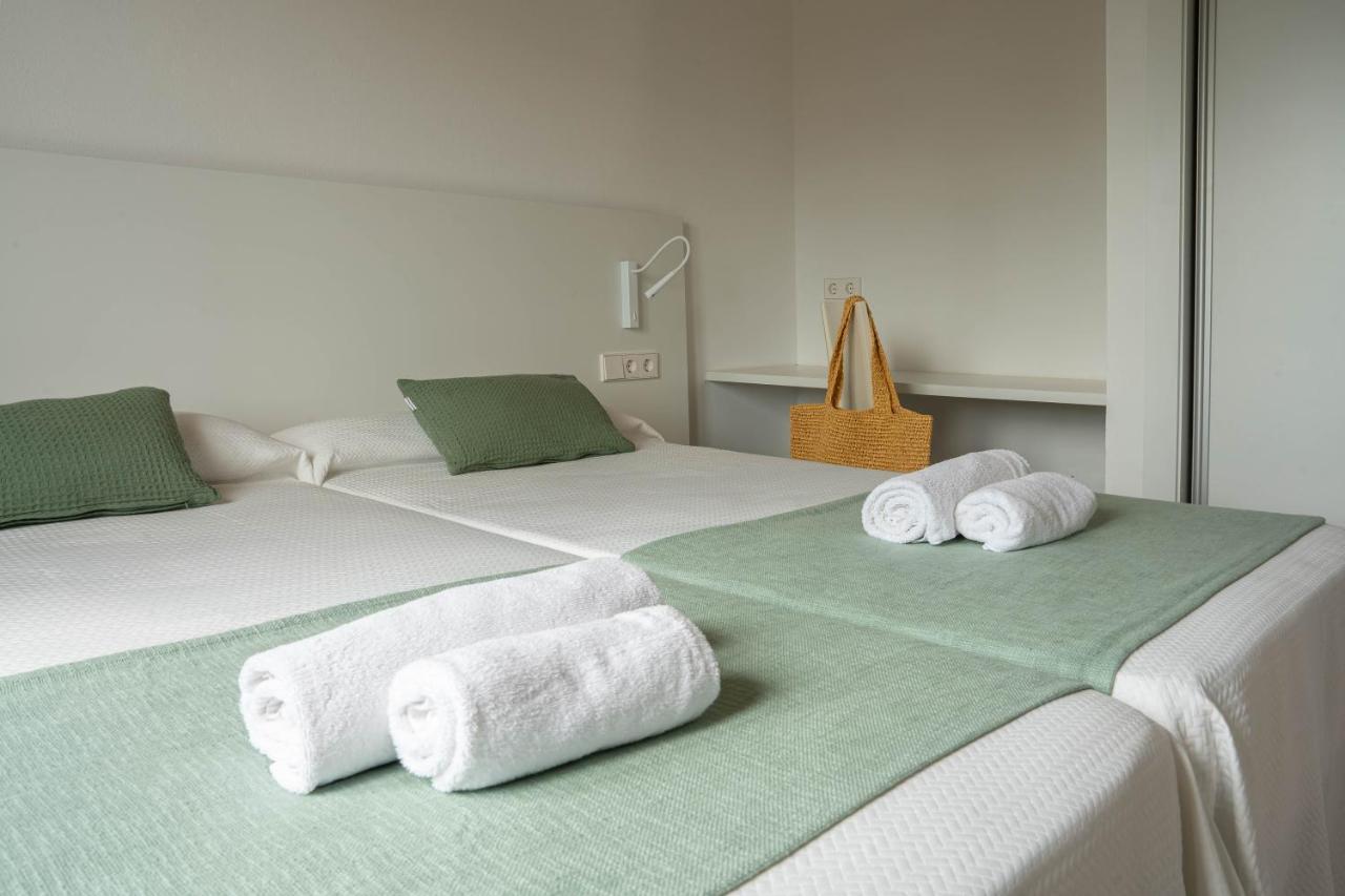 Sagitario Rymar Apartamentos Cala'N Bosch  Exterior photo